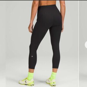 Lululemon Swift Speed High-Rise
Crop 23"
Black